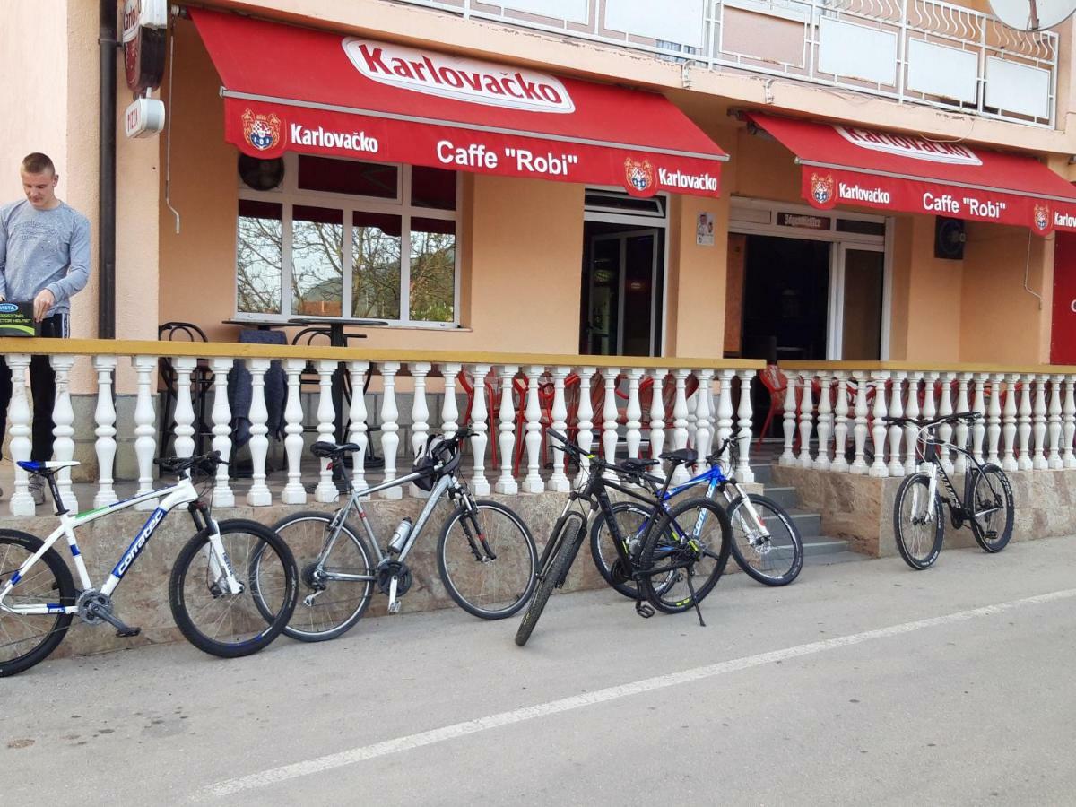 Apartamento Apartman Malekin Prozor Exterior foto